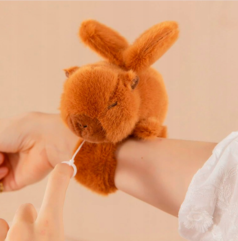 🎁✨🤩 MASKOTKA PLUSZAK ZABAWKA OPASKA NA RĘKĘ KAPIBARA BRANSOLETKA ZE SKRZYDŁAMI